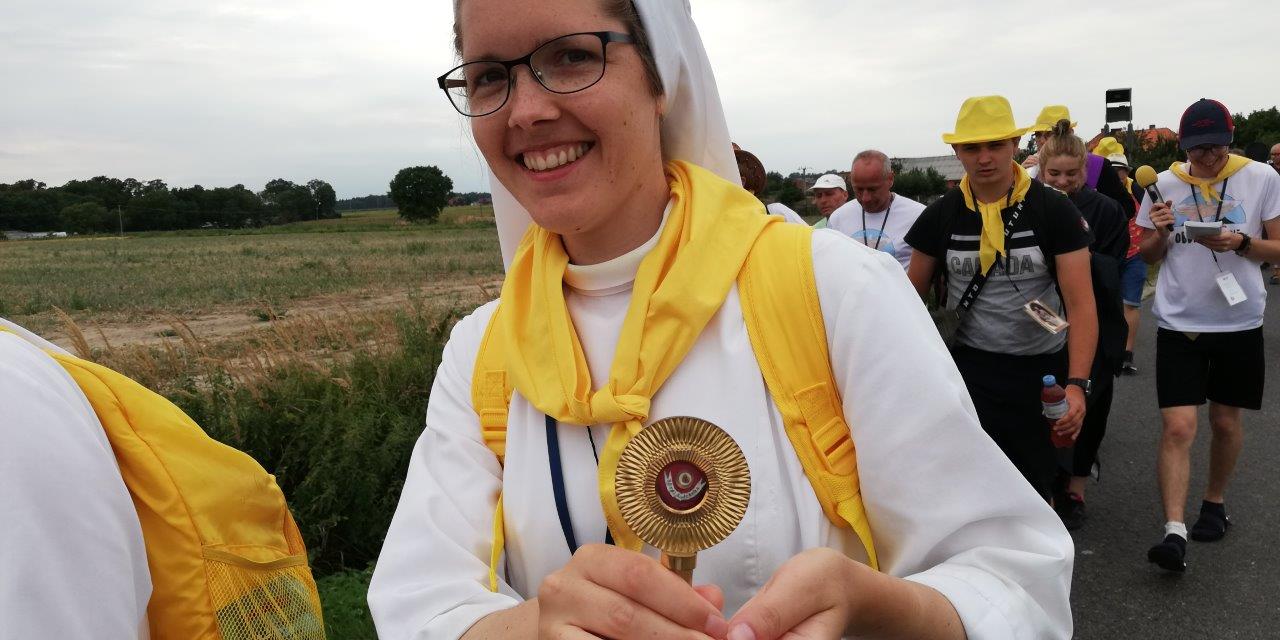 Søster M. Klara z relikwiami